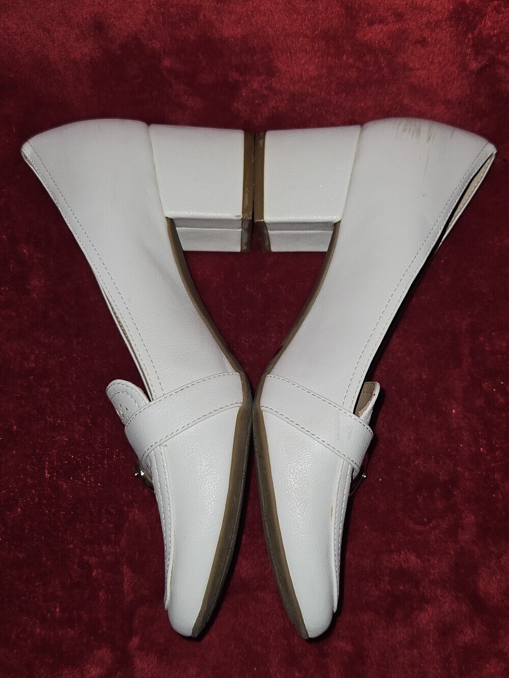 Giani Bernini White Perforated Low Block Heel Loafers w/Buckle Accents - Size 8M - Picture 3 of 6